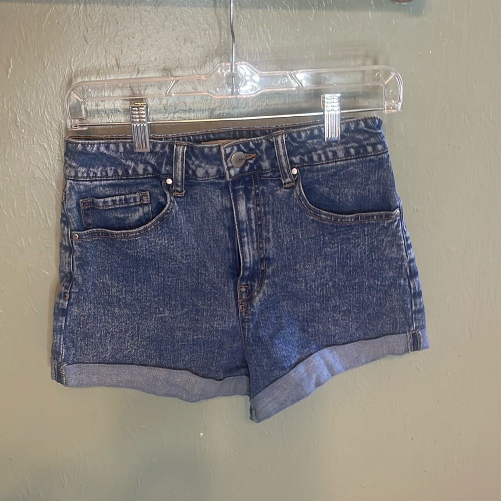 Tgla women’s jean shorts size 27